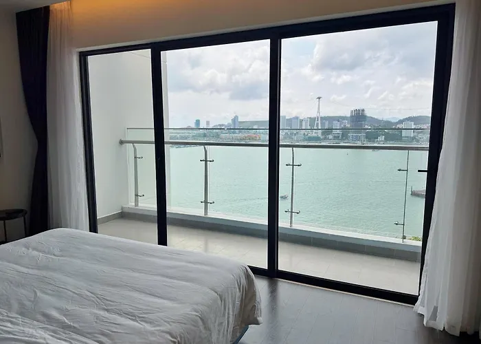 Sapphire - Sea View
